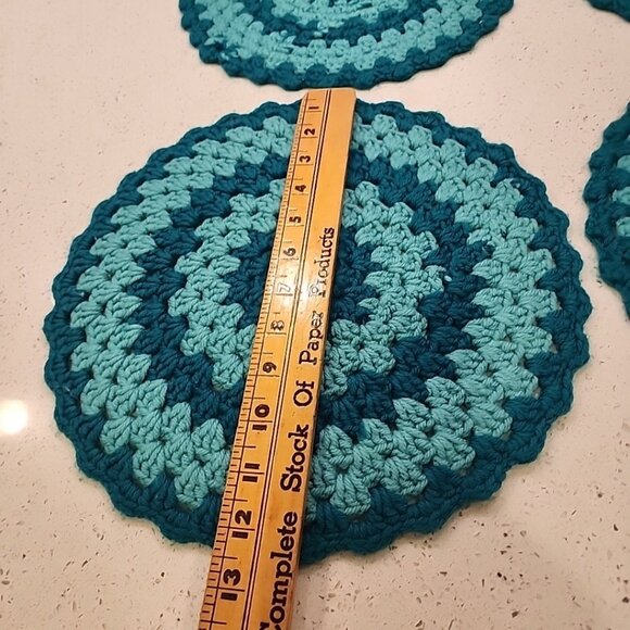 Vintage Crochet Round Placemats Blue Aqua Set Of 7 12" - Picture 2 of 4